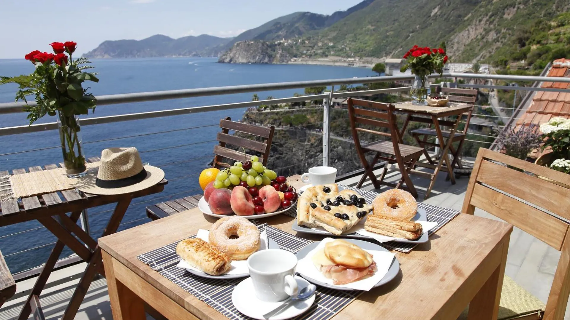 Arpaiu Hotell Manarola 0*,
