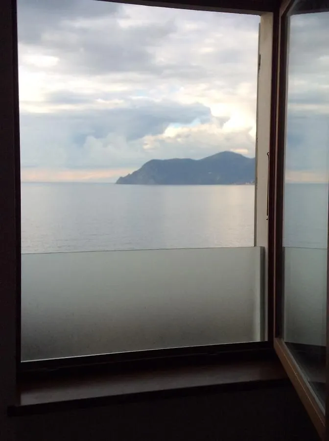 Arpaiu - Odeyo Sas Guest House Manarola