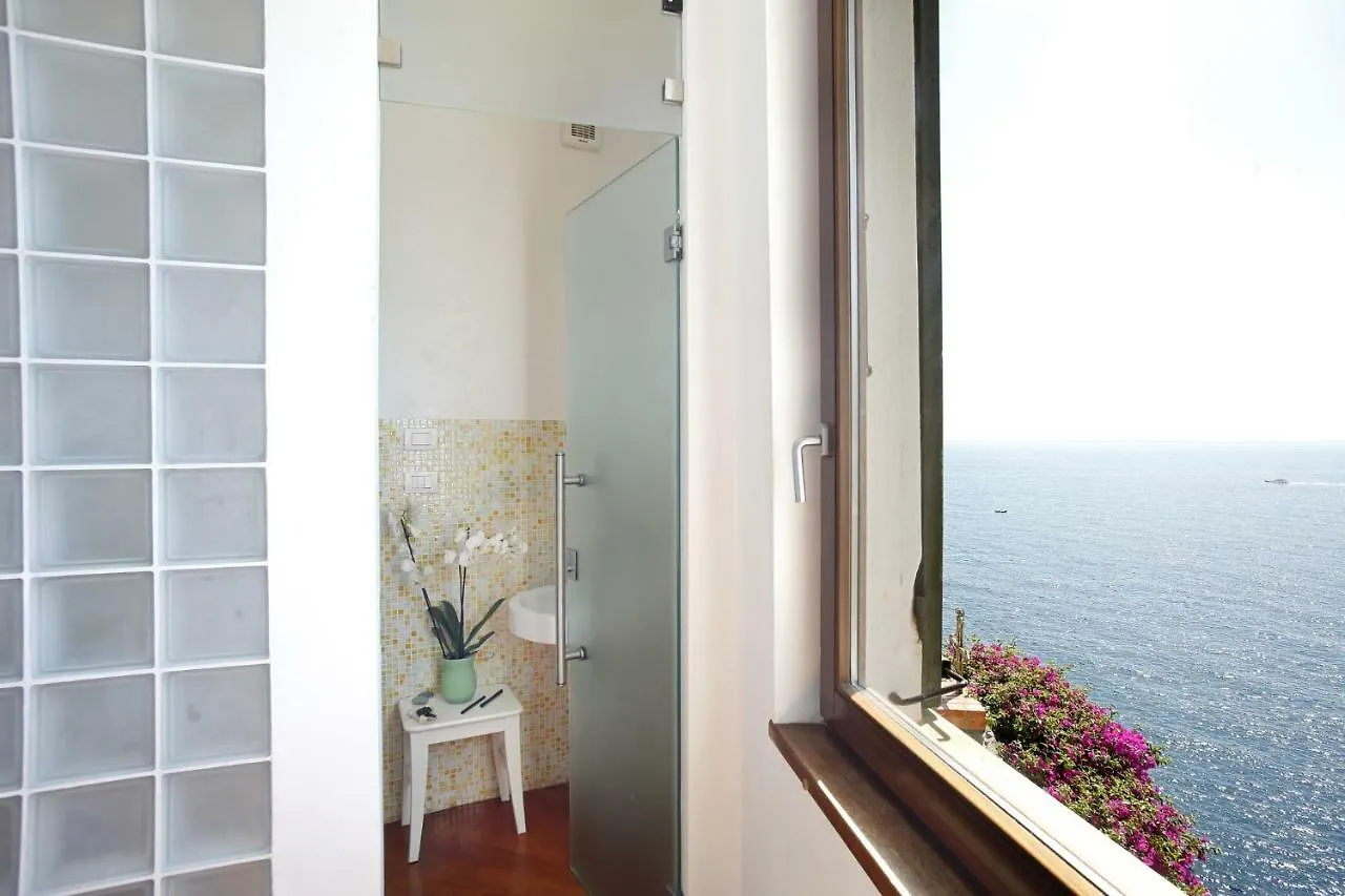 Arpaiu - Odeyo Sas Guest House Manarola Italy