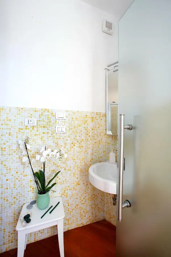 Arpaiu - Odeyo Sas Guest House Manarola