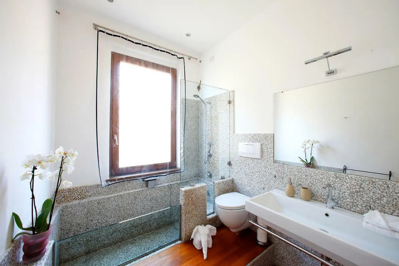 Arpaiu - Odeyo Sas Guest House Manarola