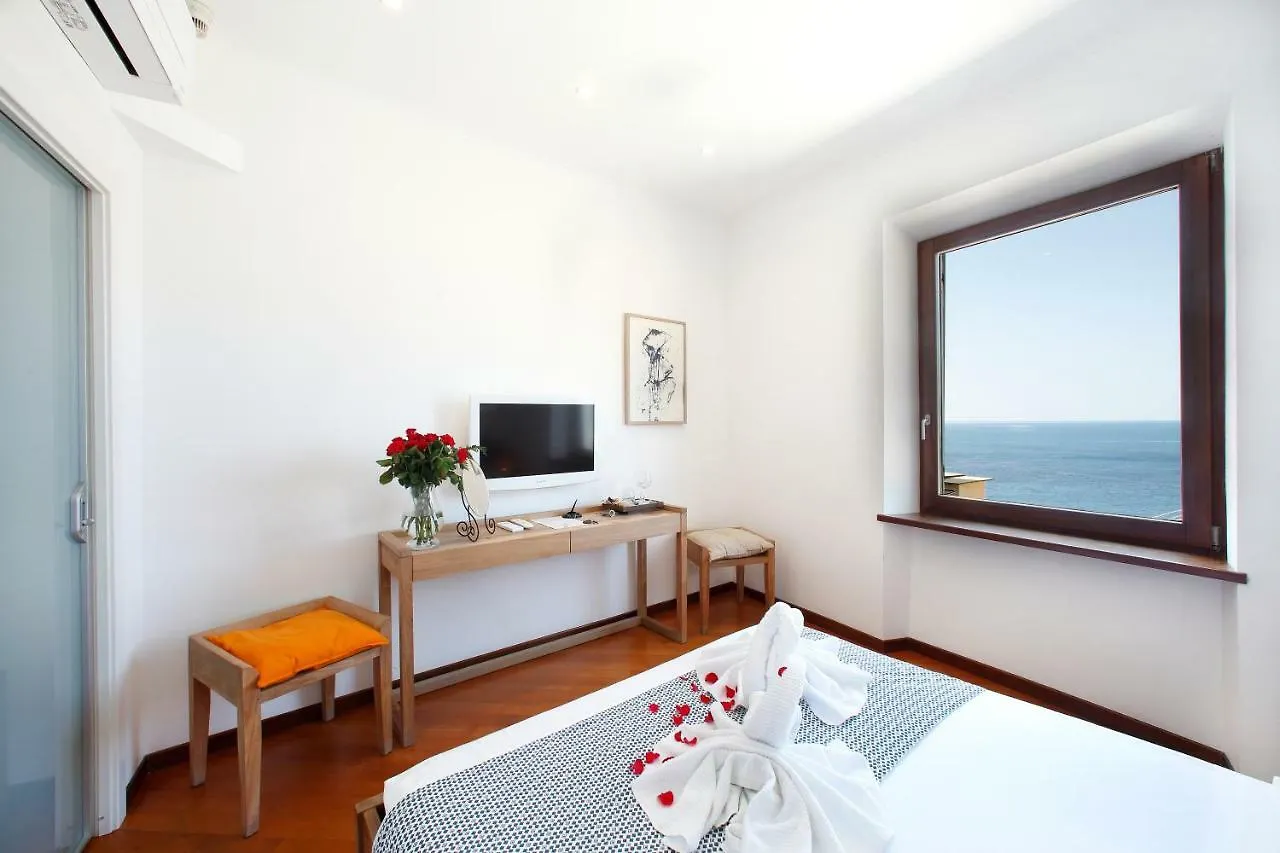 Arpaiu - Odeyo Sas Guest House Manarola 0*,